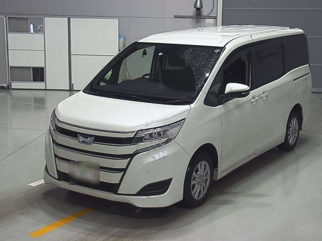 TOYOTA NOAH 2022