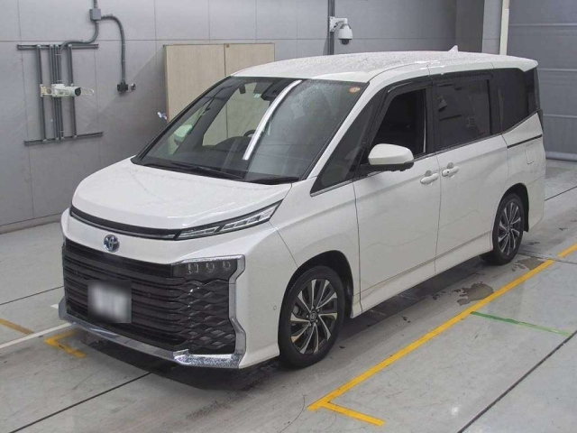 TOYOTA VOXY 2023