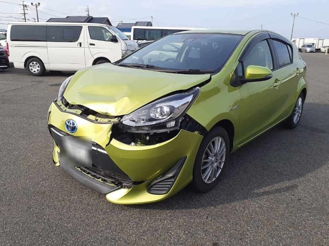 TOYOTA AQUA 2017