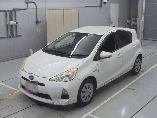 TOYOTA AQUA 2012