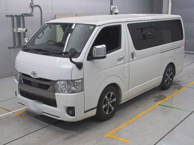 TOYOTA HIACE VAN 2022