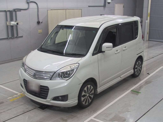 MITSUBISHI DELICA D2