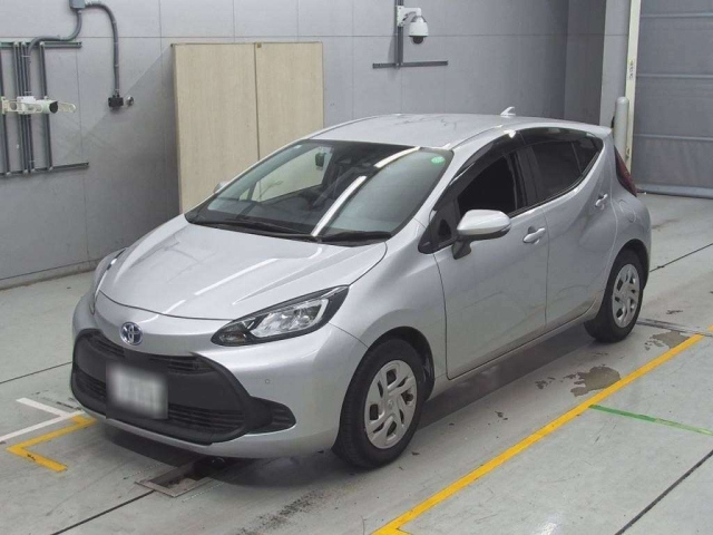 TOYOTA AQUA 2021