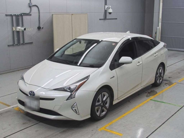 TOYOTA PRIUS 2016