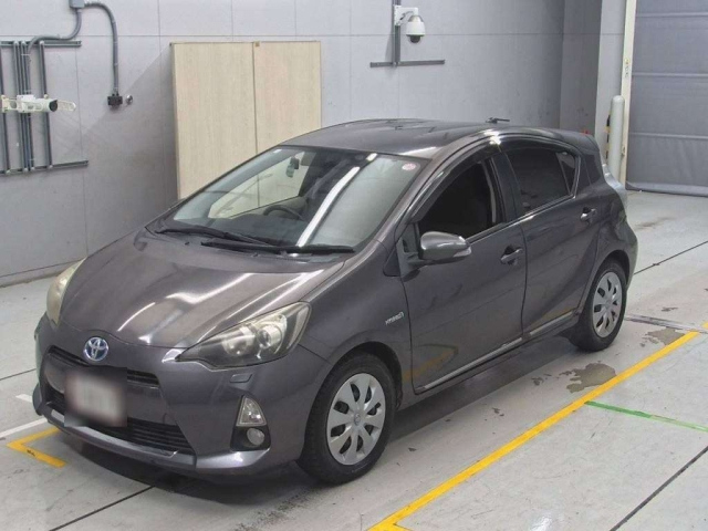 TOYOTA AQUA 2012