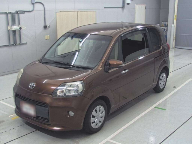 TOYOTA PORTE 2014