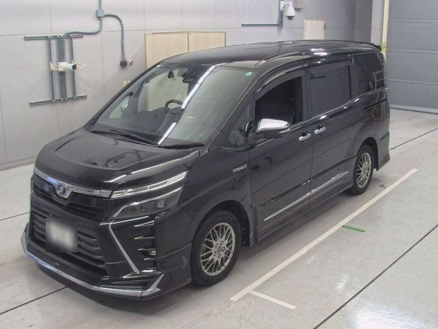 TOYOTA VOXY 2018