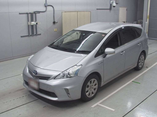 TOYOTA PRIUS ALPHA 2012