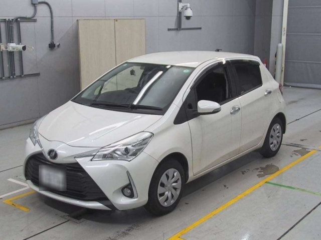 TOYOTA VITZ 2019