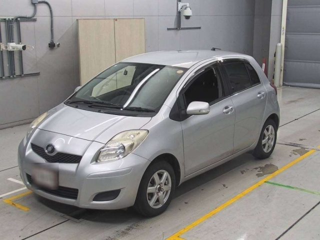 TOYOTA VITZ 2011