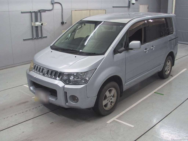 MITSUBISHI DELICA D5