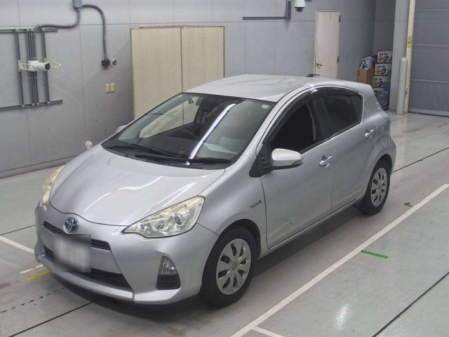 TOYOTA AQUA 2013