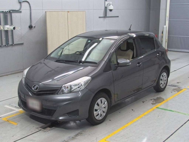 TOYOTA VITZ 2014