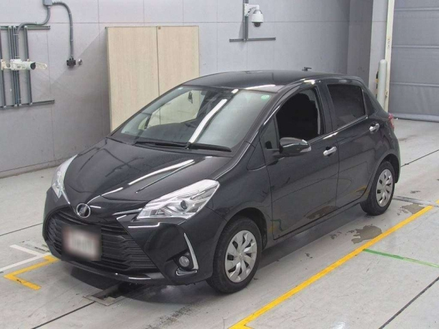 TOYOTA VITZ 2019