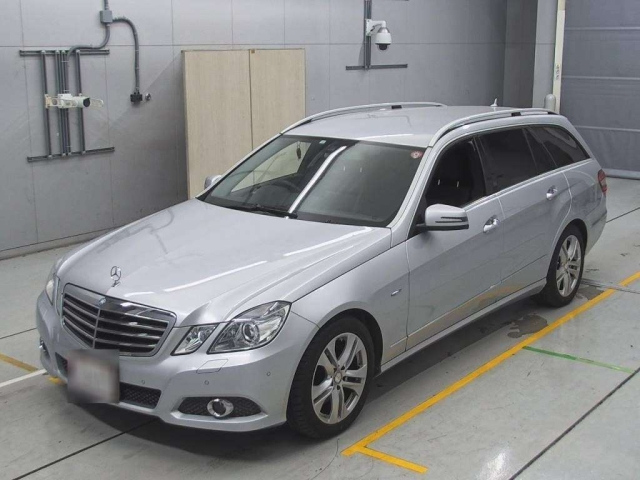 MERCEDES BENZ E CLASS WAGON 2010