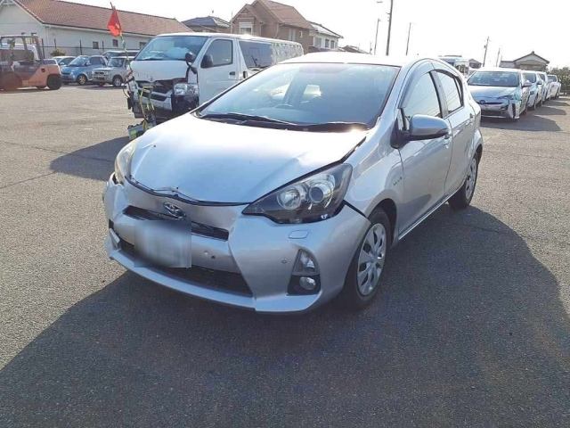 TOYOTA AQUA 2013