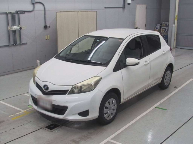 TOYOTA VITZ 2011