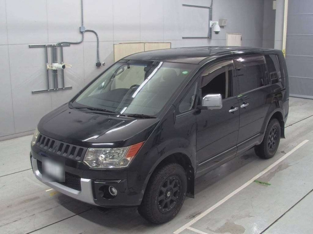 MITSUBISHI DELICA D5 2012