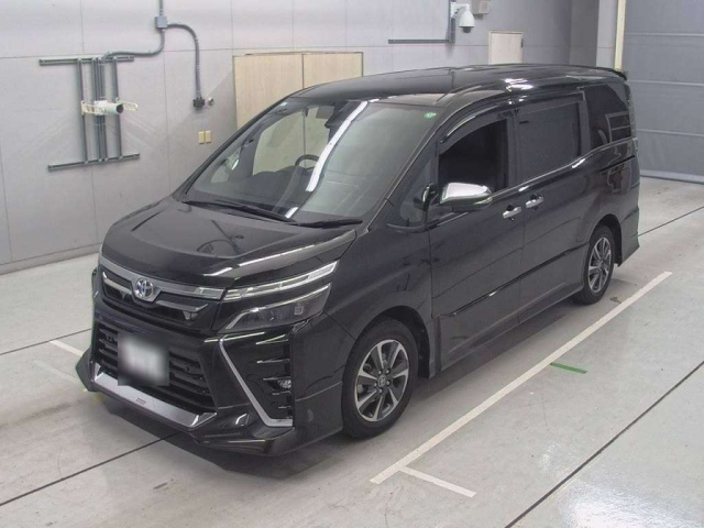 TOYOTA VOXY 2021