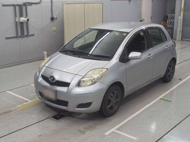TOYOTA VITZ 2010