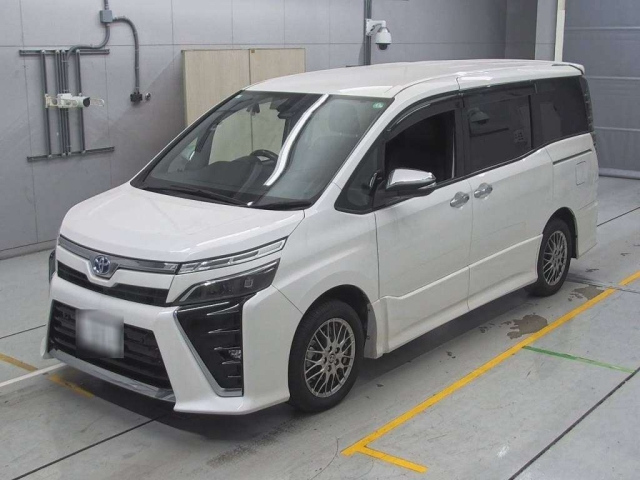 TOYOTA VOXY 2021