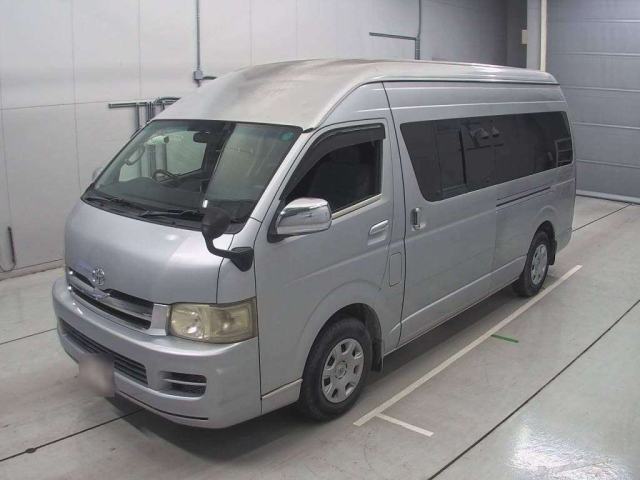 TOYOTA HIACE 2006