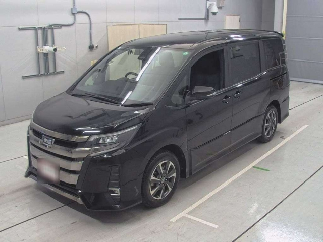 TOYOTA NOAH 2019