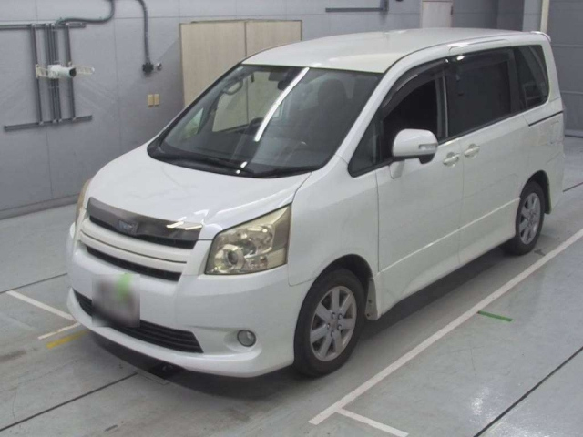 TOYOTA NOAH 2008
