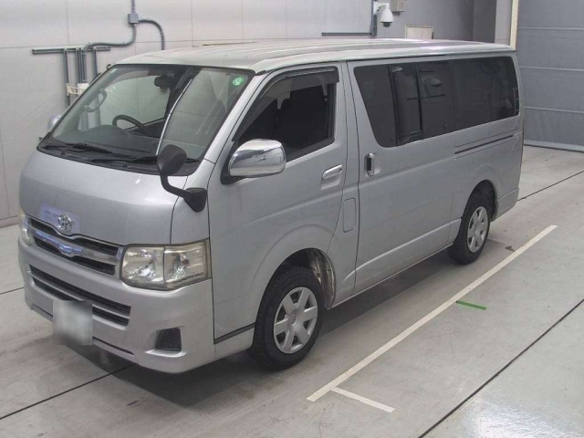 TOYOTA HIACE VAN 2011
