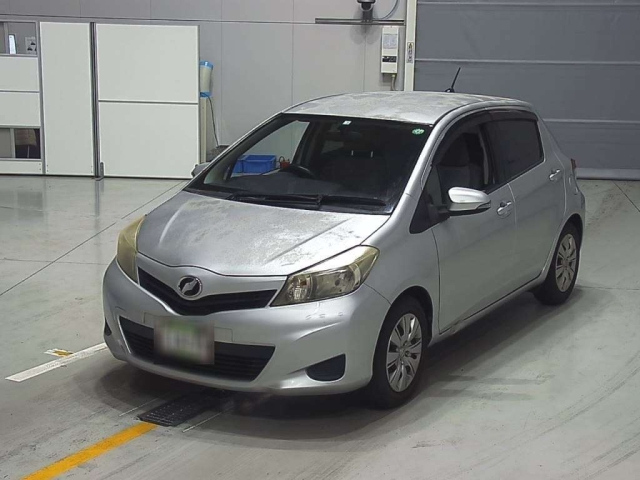 TOYOTA VITZ 2012