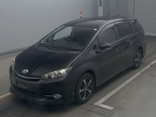 TOYOTA WISH 2013