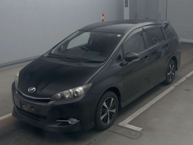 TOYOTA WISH 2013