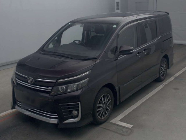 TOYOTA VOXY 2014