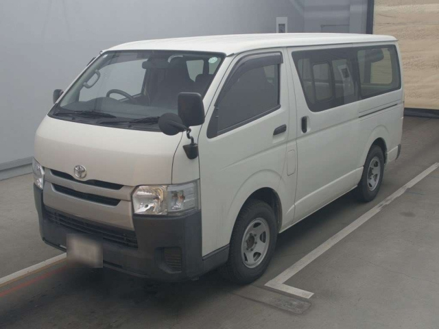 TOYOTA HIACE VAN 2015