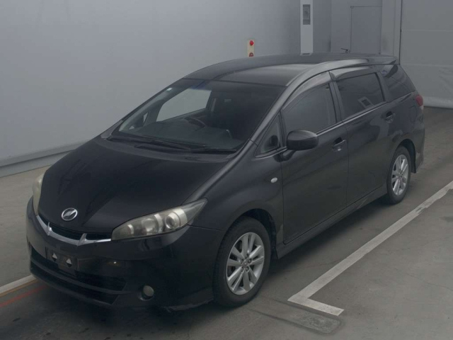 TOYOTA WISH 2011
