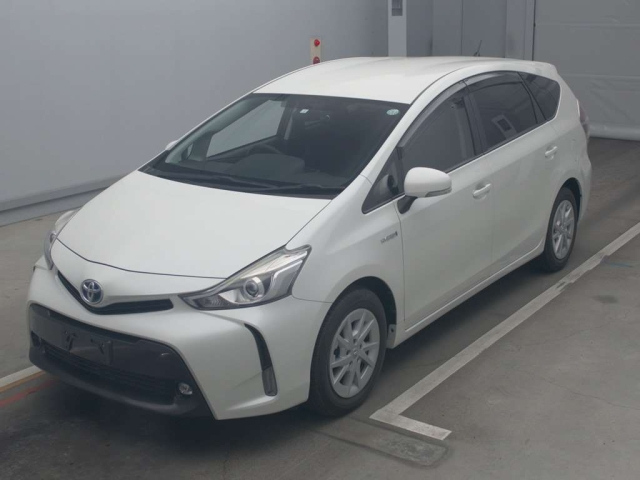 TOYOTA PRIUS ALPHA 2016