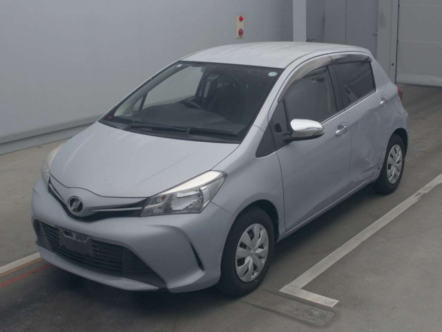 TOYOTA VITZ 2015