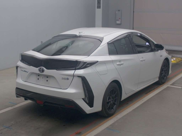 TOYOTA PRIUS PHV 2021