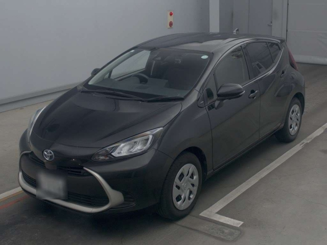 TOYOTA AQUA 2021