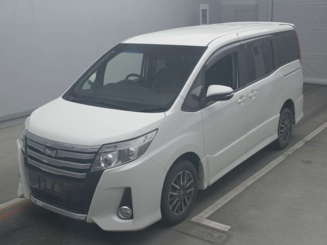 TOYOTA NOAH 2014