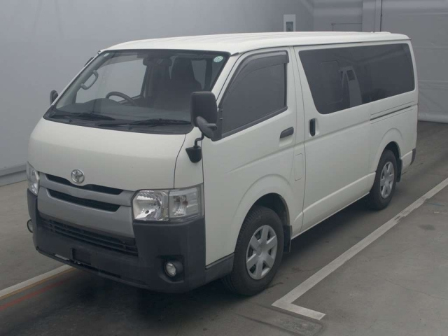 TOYOTA HIACE VAN 2017