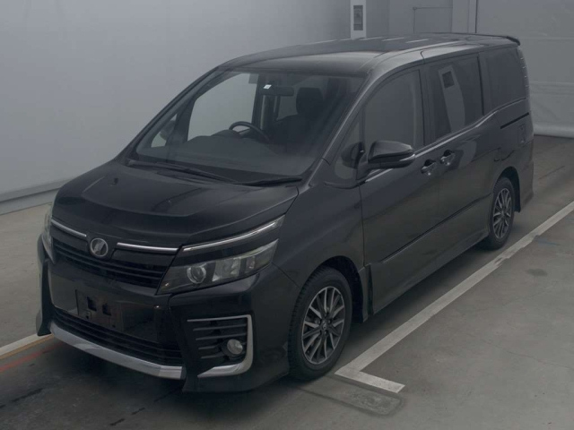 TOYOTA VOXY 2014
