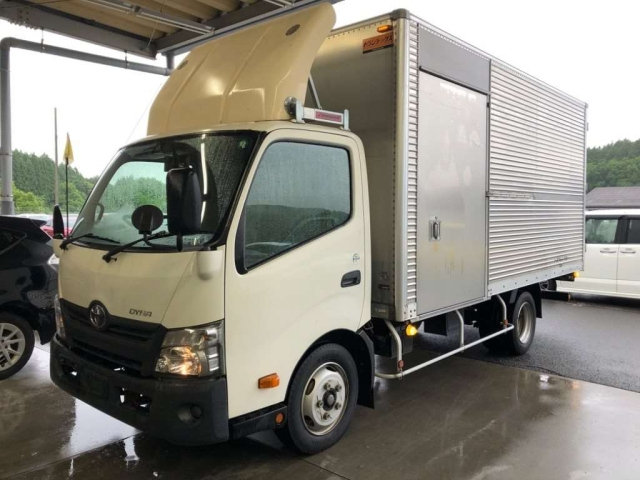 TOYOTA DYNA 2017