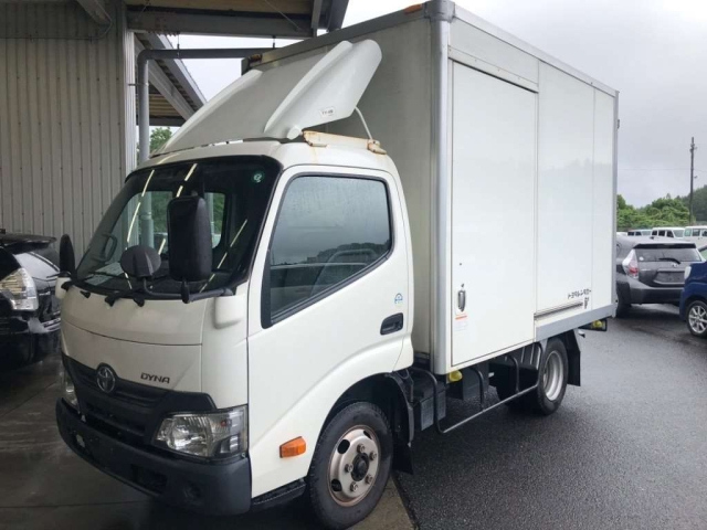 TOYOTA DYNA 2018