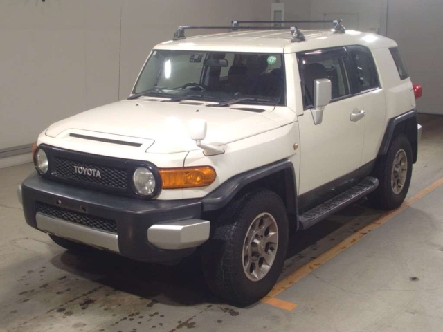 TOYOTA FJ CRUISER