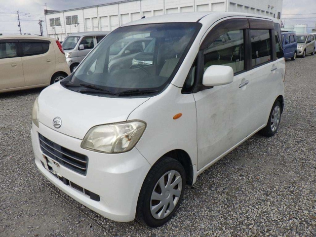 DAIHATSU TANTO EXE 2011