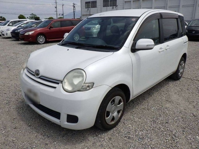 TOYOTA SIENTA 2010