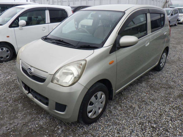 DAIHATSU MIRA 2010