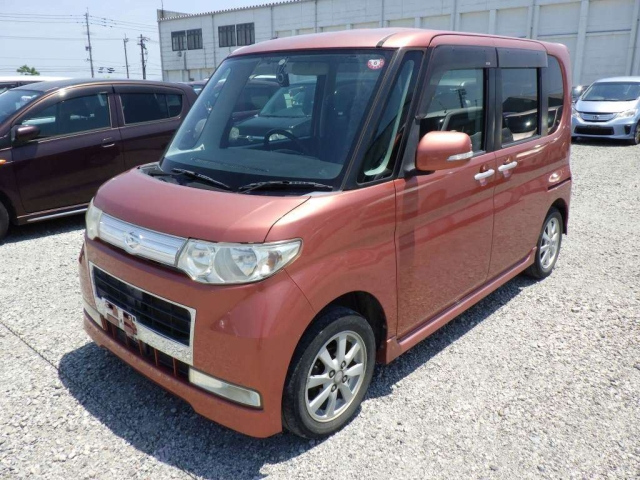 DAIHATSU TANTO 2008