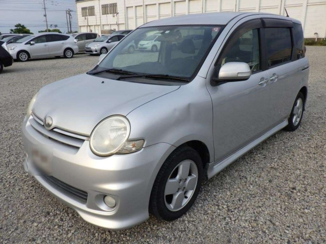 TOYOTA SIENTA 2006